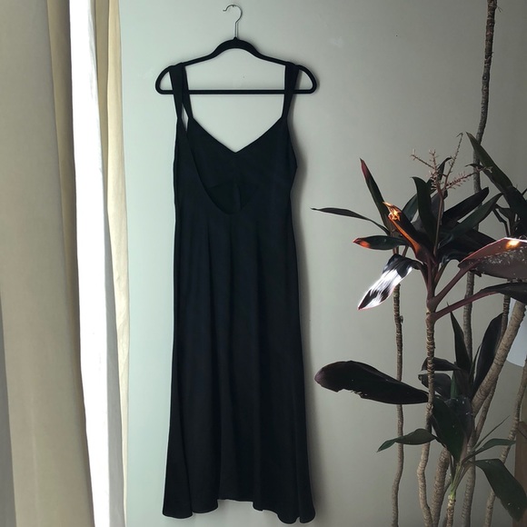 Reformation Dresses & Skirts - Gorgeous Black Silk Reformation Dress